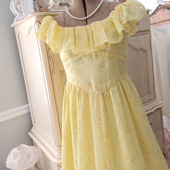 STUNNING 1970S VINTAGE YELLOW FLOCKED MAXI DRESS! - Picture 13 of 14